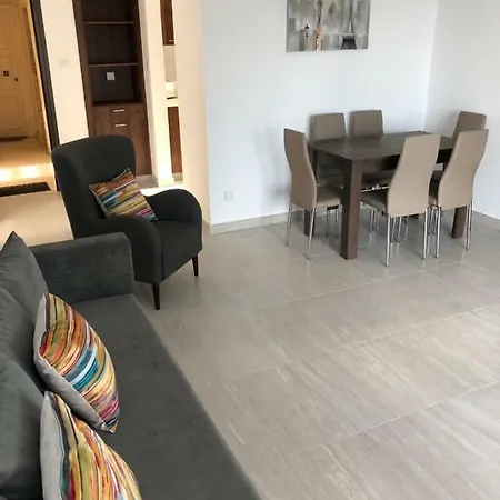 Brand New Lux Mackenzie Apartment